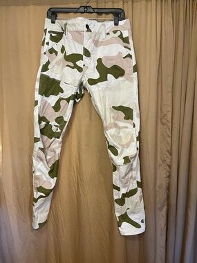 G-Star Men's White, Olive & Tan Camo Cargo Pants